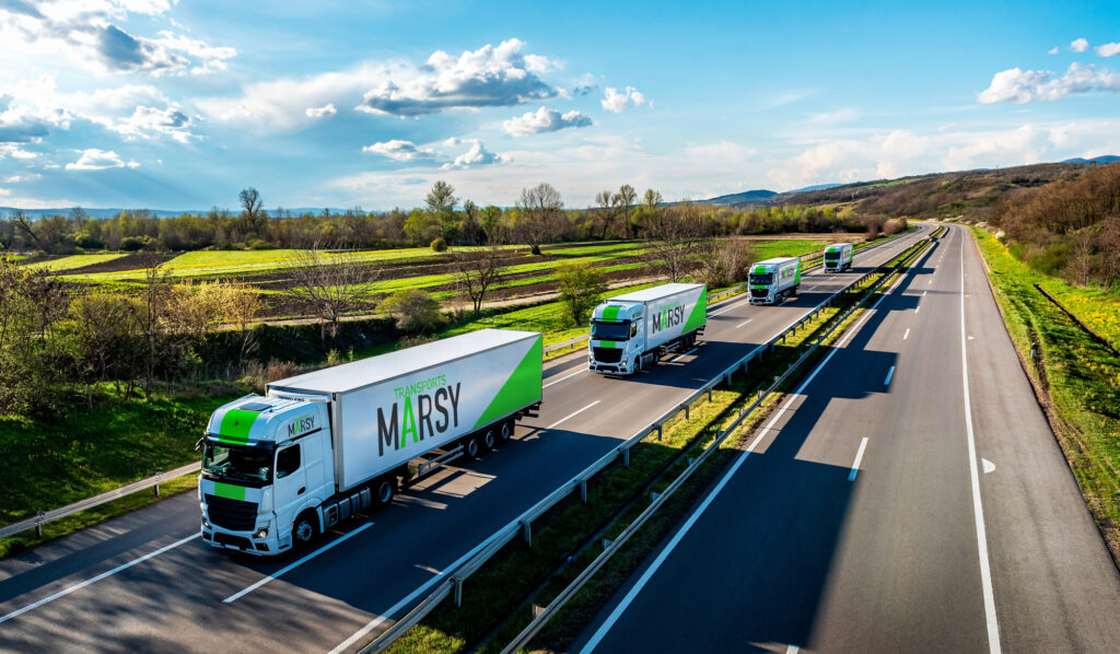 Photo de 4 camions Marsy Transport sur la route